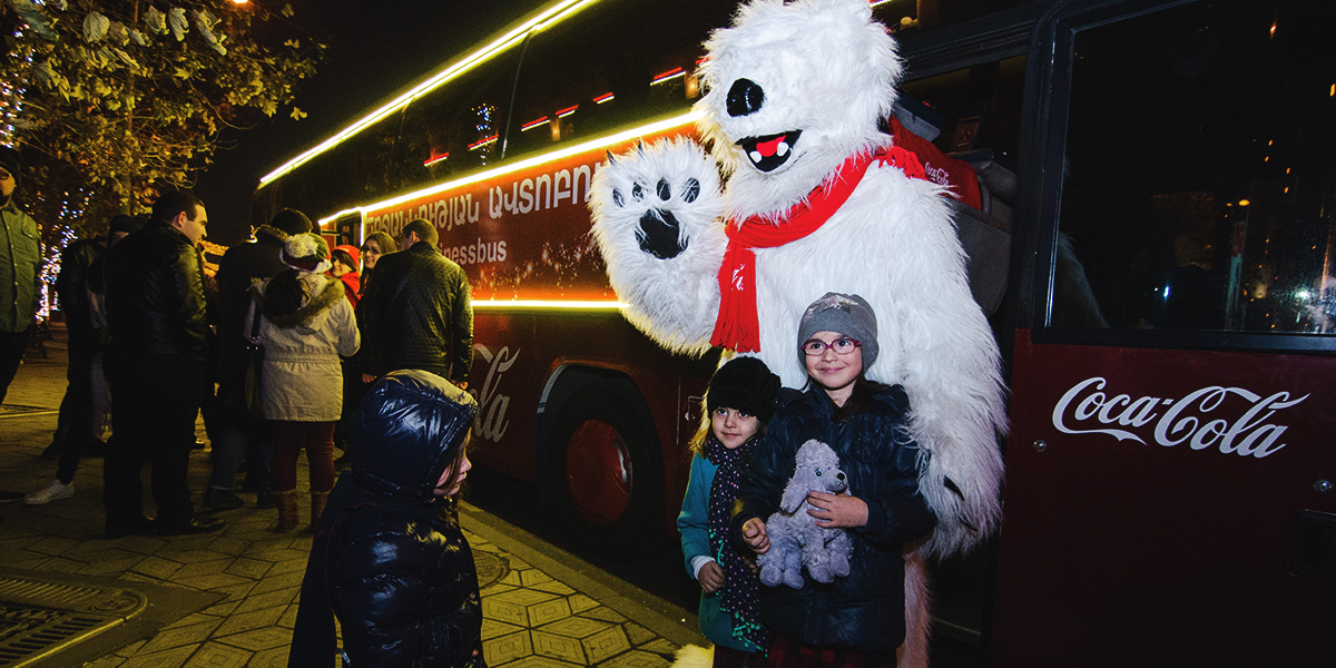 COCA-COLA HAPPINESS BUS 